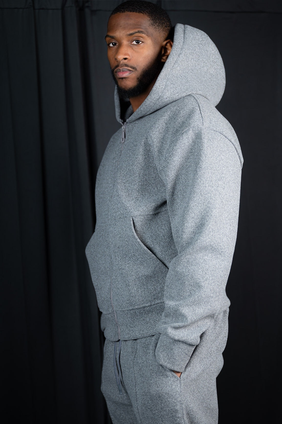 HOODED JACKET ZIP 8272