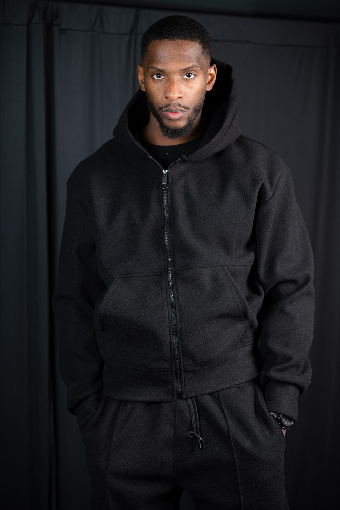 HOODED JACKET ZIP 8272